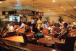 Fidji - Coral Coast - Outrigger Fiji Beach Resort - Bar Vakavanua Lounge