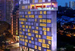 Singapour - The Quincy Hotel - Vue extérieure de nuit