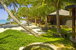 Samoa - Upolu - Coconut Beach Club Resort & Spa - Beach Fale