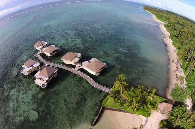 Samoa - Upolu - Coconut Beach Club Resort & Spa - Vue aérienne des Over-The-Water Fale