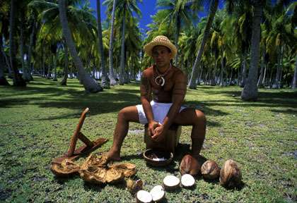 Rapeur de Coco à Rangiroa