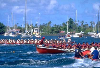 Courses de pirogues à Samoa
