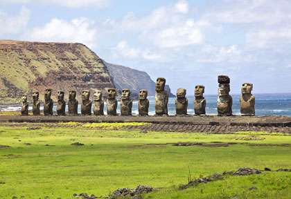 Les statues de Tongariki à l'Ile de Paques