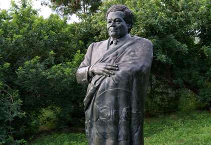 statue de Jean-MArie Tjibaou