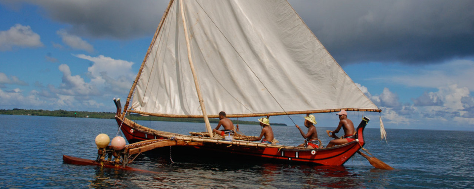 Promenade en pirogue micronésienne © Yap Pacific Dive Resort