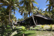 Fidji - Iles Mamanuca - Matamanoa Island Resort - Beachfront Pool Bure