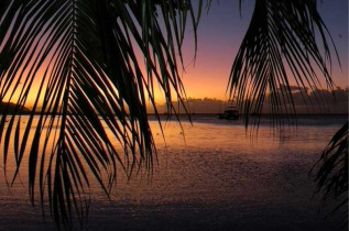 Polynésie française - Tahiti - Coucher de soleil sur Moorea en bateau