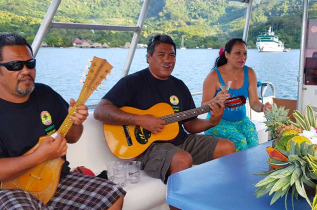 Polynésie française - Moorea - Croisière privée au coucher du soleil & dîner en baie de Cook