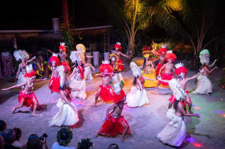 Polynésie française - Moorea - Dîner spectacle au Tiki Village de Moorea © Aumata Photography