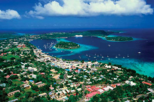 Vanuatu - Efate - Survol en hélicopètre, un avant-goût de Port Vila (7 minutes) © Vanuatu Tourism Office, David Kirkland