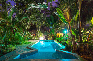 Vanuatu - Port Vila - Poppy's on the Lagoon - Infinity Pool