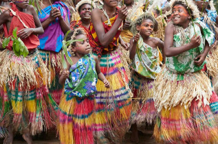 Vanuatu - Tanna - Plage de surf et cascade de Louniel © Vanuatu Tourism Office