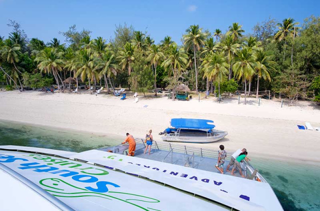 Fidji - Yasawa Wanderer - Votre transport, le Yasawa Flyer