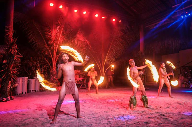 Polynésie française - Moorea - Dîner spectacle au Tiki Village de Moorea