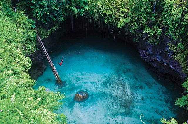 Samoa - Cascades et eaux cristallines d'Upolu - To Sua Ocean Trench © David Kirkland